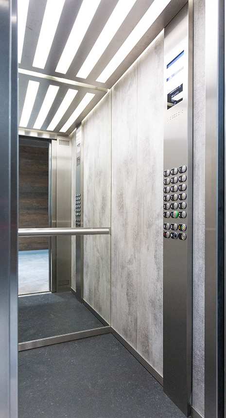 Ispravan i čist lift u zgradi korisnika usluge: mesečno održavanje lifta u zgradi i servisiranje lifta